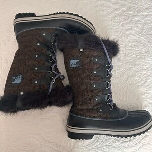 Sorel Black Winter Rain Boots with Waterproof Design